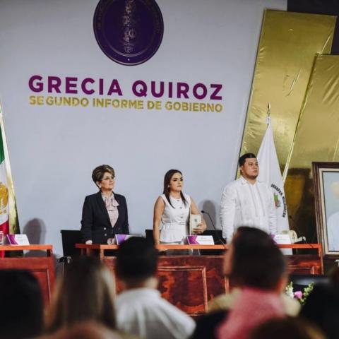 Grecia Quiroz presenta su segundo informe en Uruapan; recuerda la figura de Carlos Manzo
