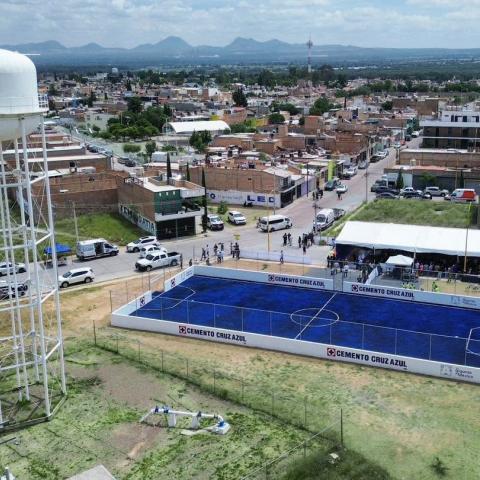 Inauguran cancha de fútbol en Pabellón de Arteaga