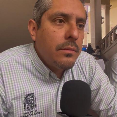 Carlos España, Srio. de Servicios Públicos 
