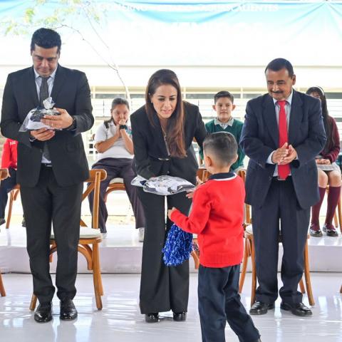 Tere Jiménez encabezó el regreso a clases de 420 mil estudiantes de Aguascalientes