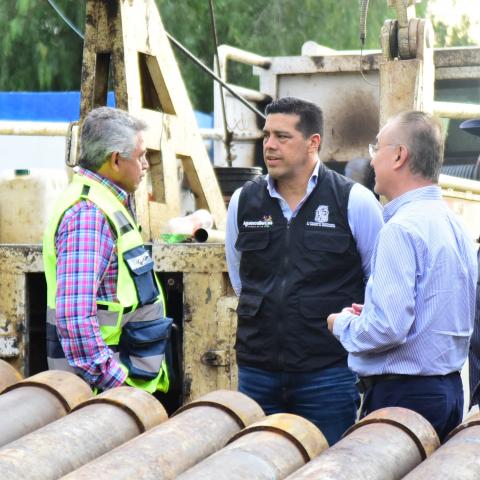 Impulsa Leo Montañez renovación de alcantarillado en la calle Primo Verdad