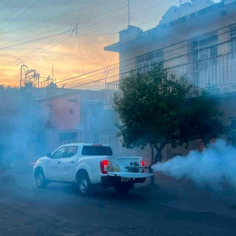 Apedrean a personal del ISSEA en jornadas de nebulización contra dengue