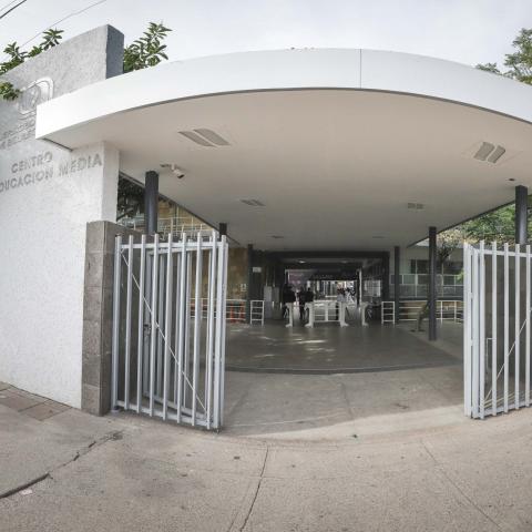 Federación de estudiantes de la UAA respalda alumnos ante exigencias de libertad de vestimenta