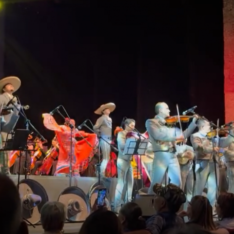 El Teatro Aguascalientes celebró "La Belleza de México" con música, baile y tradición