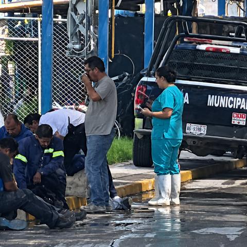 Uno falleció en el lugar del accidente de trabajo y los otros dos cuando eran atendidos en el HGZ 3 del IMSS