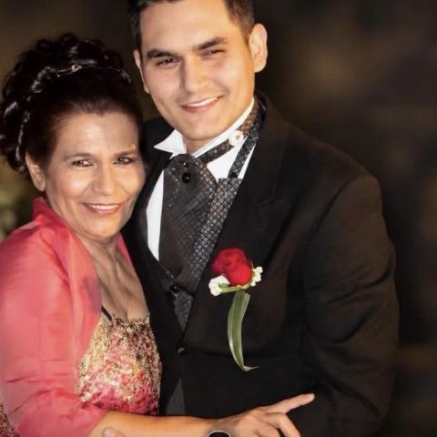 Samuel Sarmiento, exvocalista de Los Recoditos, confirma la muerte de su mamá
