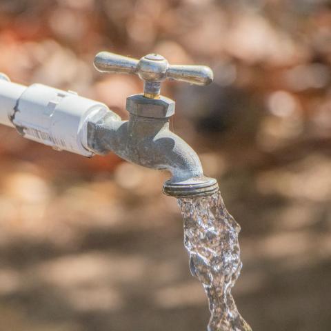 Agua extraída en el centro requiere mayor filtración; en el oriente reportan mejor calidad, informa Leo Montañez