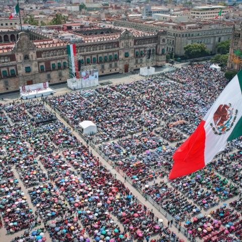 Sheinbaum concluye gira de su segundo informe en el Zócalo