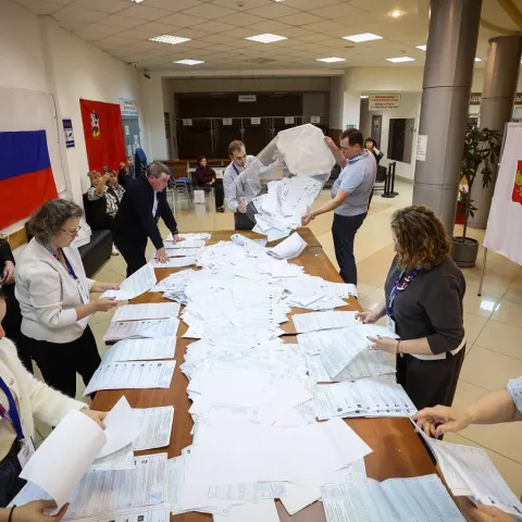 Pese a guerra con Ucrania, el partido de Putin gana las elecciones legislativas