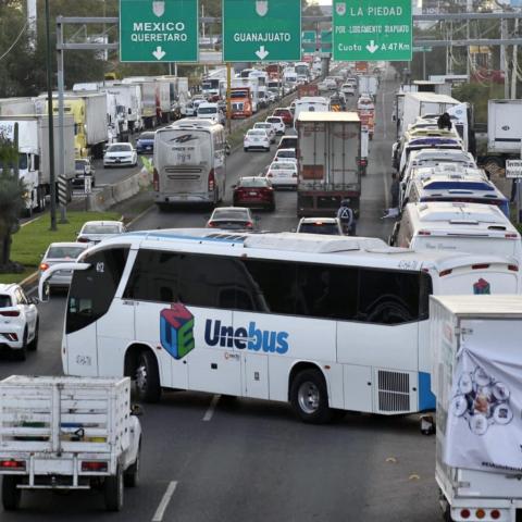 Acuerdan Segob y transportistas de la Canacar retiro de bloqueos y mesas de diálogo