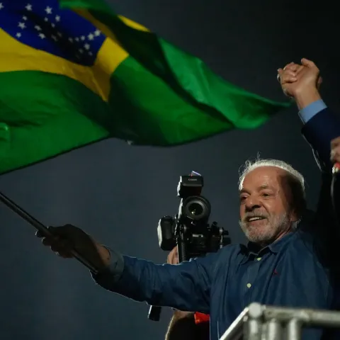Líderes latinoamericanos felicitan a Lula por victoria en la reelección
