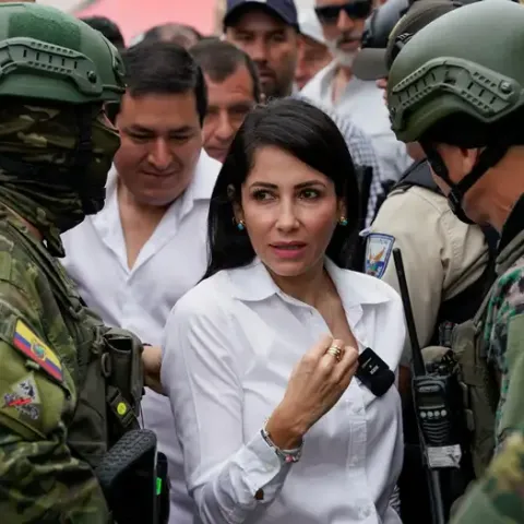 Ecuador: detienen a excandidata presidencial Luisa González