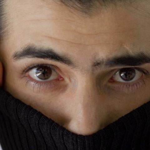 Reaparece José Ángel Bichir luego de caer de un tercer piso
