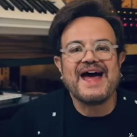 Aleks Syntek pospone su gira por Europa debido a un "trastorno psicótico"