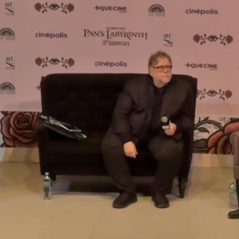 Guillermo del Toro expresa su apoyo a protesta por agua limpia en Guadalajara