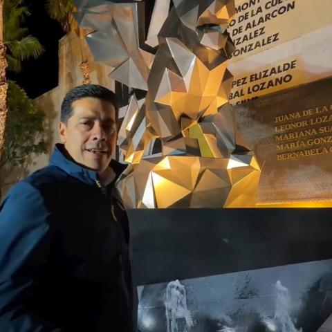 Es por San Marcos: Niega Leo Montañez que escultura en Plaza Fundadores sea referencia a su nombre