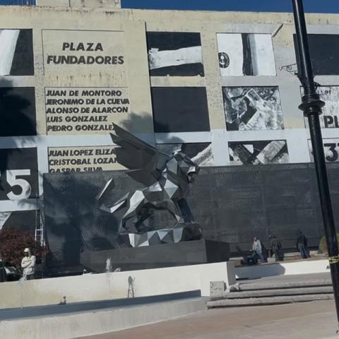 Invierte municipio casi 3 mdp en escultura y remodelación de Plaza Fundadores