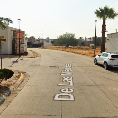 Delincuentes aprovecharon la ausencia de una pareja para ingresar a su vivienda en Valle Real y llevarse un botín de considerable valor