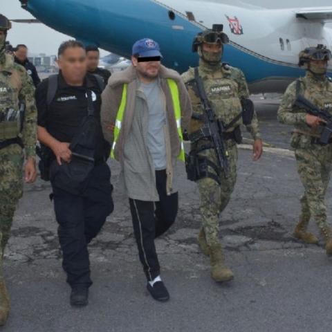 Trasladan a CDMX al “Capitán Sol”, pieza clave en la red de "huachicol" de los hermanos Farías, tras su detención en Jalisco