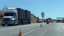 Conductor de camioneta pierde la vida embestido por un tráiler doble remolque en el libramiento