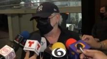 Luis de Llano fue captado en el aeropuerto de la Ciudad de México donde fue cuestionado sobre la demanda que interpuso en su contra Sasha Sokol