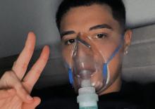 Eduin Caz apareció en sus redes con tanque de oxígeno 