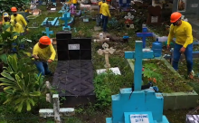 Destruye El Salvador lápidas de pandilleros 