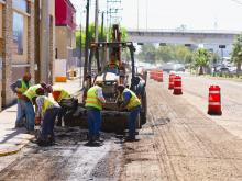 Repavimentan parte de la avenida Mahatma Gandhi