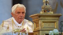 Benedicto XVI descansó bien y está estable, informa el Vaticano