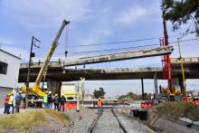 Comienza el retiro de trabes del puente vehicular del fraccionamiento México