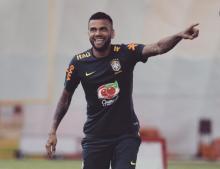 Detienen a Dani Alves en Barcelona