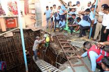 Al menos 35 muertos tras colapso de piso en templo de la India