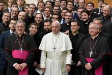 [VIDEO] Podría revisarse el celibato para sacerdotes: papa Francisco