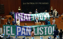 Suspenden sesión en el Senado tras toma de tribuna por senadores del PAN