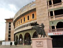Plaza de Toros y negocios amparados sí permitirán consumo de tabaco en la FNSM 