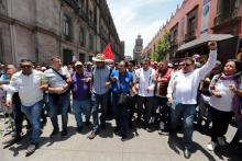 Niegan acceso a CNTE a comida con motivo del Día del Trabajo en Palacio Nacional 