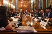 López Obrador y Sherwood-Randall acuerdan balance migratorio en reunión bilateral