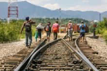 Migrantes llegan a Acapulco en busca de regularizar su estancia en México