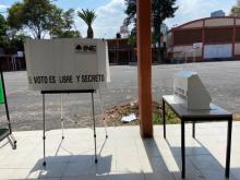 INE entrega paquetes electorales para mesas directivas de casilla en Coahuila y Estado de México