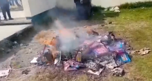 Padres de familia queman libros de texto gratuitos en Chiapas