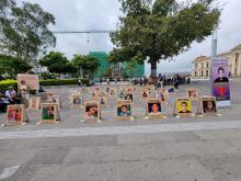 Exhiben fotografías de personas desaparecidas en plaza de El Salvador 