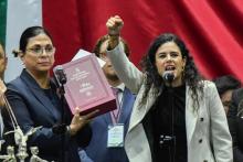 Luisa María Alcalde entrega el Quinto Informe de Gobierno de AMLO en medio de tensiones en el Congreso