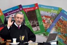 Ministro Luis María Aguilar rechaza levantar suspensión a libros de texto en Chihuahua