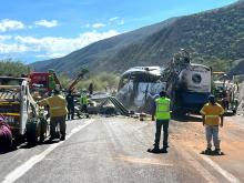 Rectifican a 16 la cifra de fallecidos en accidente de autobús en Oaxaca