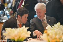 Presume Samuel García que el expresidente Bill Clinton le dio un consejo antes de su solicitud de licencia