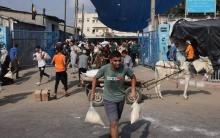 Unos 80 camiones de ayuda humanitaria han entrado en la Franja de Gaza, pero ha sido insuficiente.