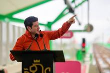 [VIDEO] Regresa brevemente Samuel García como gobernador de Nuevo León