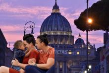 El Vaticano aprueba bendición para parejas homosexuales; "no es matrimonio", aclara