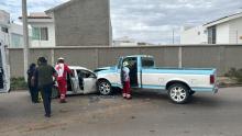 [VIDEO] Dos heridos de gravedad al chocar de frente un auto y una camioneta