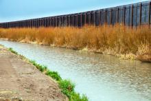 Confirman muerte de dos migrantes en el Río Bravo